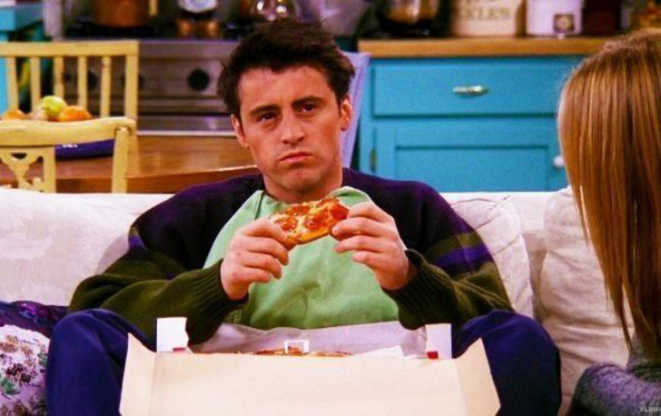 Nguyên tắc 5: Trở thành bạn bè với thức ăn. Đừng coi thức ăn như một kẻ thù khiến bạn không thể có vóc dáng mong muốn. Hãy lắng nghe cơ thể và thưởng thức những món ăn mình thích ở mức vừa đủ no. 