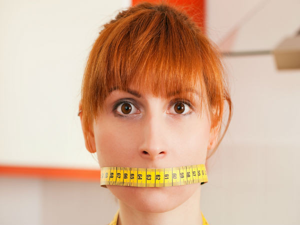 Các rối loạn ăn uống như chán ăn có thể làm yếu xương và tăng nguy cơ loãng xương ở phụ nữ.