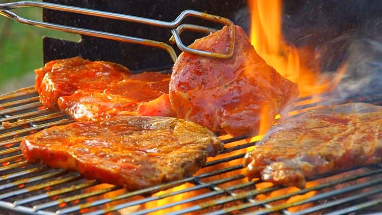 Hai cách ướp thịt ngon miễn chê cho buổi BBQ dã ngoại - Hình 2 Hai cach uop thit ngon mien che cho buoi BBQ da ngoai-Hinh-2