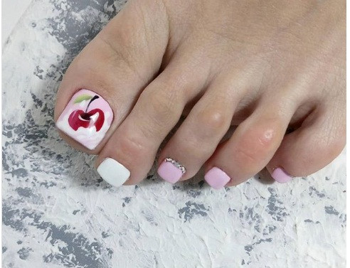 Mẫu nail hoa quả màu hồng đễ thương.