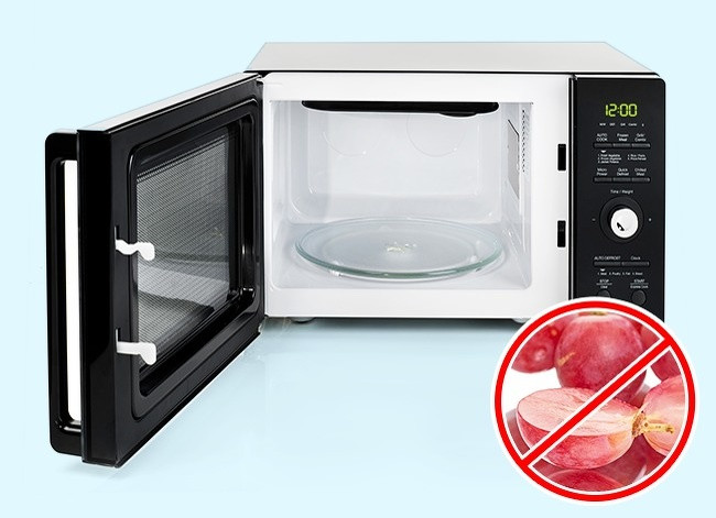 Hạt nho có thể phát nổ nếu bạn nấu chúng trong lò vi sóng.