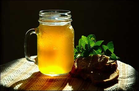 Nước uống Kvass không chỉ được yêu thích nhờ giá trị dinh dưỡng, mà các nhà khoa học còn kết luận món đồ uống ngon miệng này còn tác dụng với sức khỏe tương tự như sữa chua đặc, sữa chua của ngựa và axit chua.
