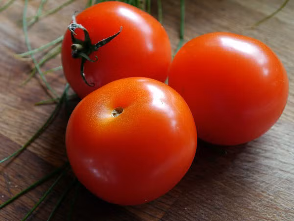 Cà chua có hàm lượng lycopene cao, một chất tự nhiên có thể giúp bảo vệ bạn chống lại ung thư tuyến tiền liệt và có thể giúp ngăn ngừa ung thư phổi.