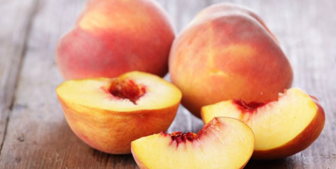 Cải thiện sức khỏe tim mạch: Nước ép đào là thức uống lý tưởng để bảo vệ sức khỏe tim mạch vì nó chứa sắt, kali và vitamin C.