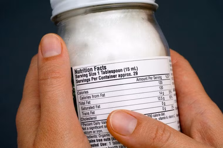 Để làm được điều này, bạn nên đọc kỹ thành phần in trên bao bì gồm lượng chất béo không lành mạnh, muối và đường trong đó. Thói quen này có thể làm cho bạn tránh dùng đồ ăn vặt.