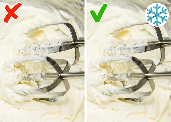 Để đánh kem đều và không vón cục, bạn chỉ cần đặt tô kem và dụng cụ đánh vào trong tủ đá. Điều này sẽ làm cho kem tơi xốp.