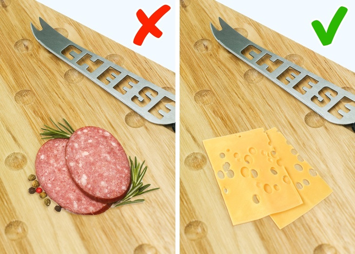 Hầu hết các nhà bếp đều có một con dao phô mai nhưng chỉ một vài người biết về mục đích thực sự của nó. Con dao này được tạo ra để cắt phô mai mỏng hơn. Bạn cũng có thể sử dụng nó để cắt trái cây và rau quả mềm như cà chua.