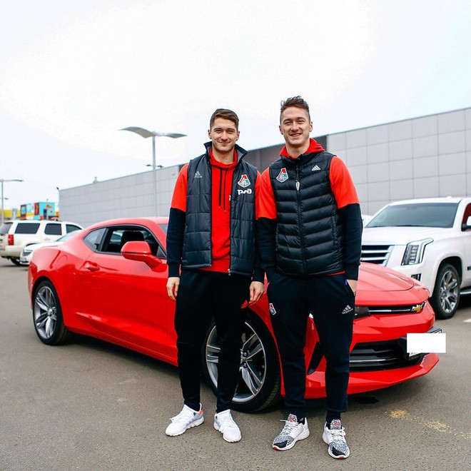 Hai anh em thường xuyên chia sẻ ảnh chụp chung trên mạng xã hội.