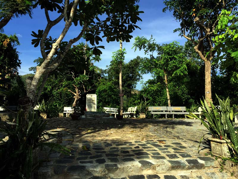 Toàn cảnh khu mộ.