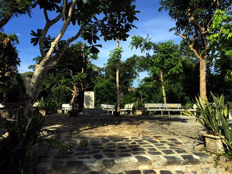 Toàn cảnh khu mộ.