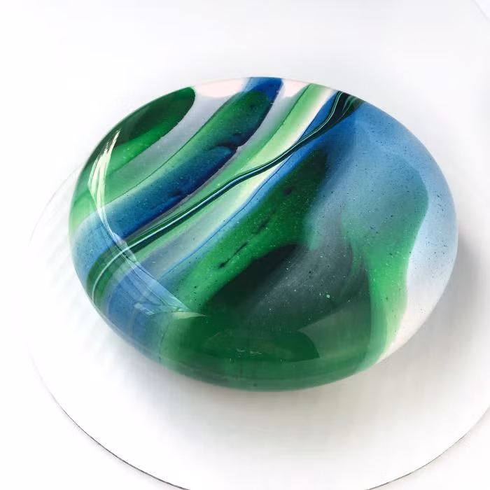 Mỗi chiếc bánh mang một màu sắc đặc biệt khác nhau.