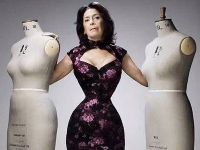 Bà Cathie Jung, sinh năm 1937, tại Mỹ, đã được ghi nhận là người phụ nữ có vòng eo tự nhiên nhỏ nhất thế giới với vòng 2 chỉ 38cm.