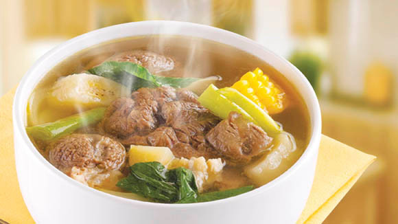 Để phát huy tối đa lợi ích từ nước hầm xương, bạn cần hầm xương gà trong vòng từ 8-24 tiếng. Trong khi đó, xương bò cần nhiều thời gian hơn, từ 12-48 tiếng.