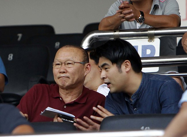 Điều này làm HLV Park Hang Seo hài lòng khi HAGL rất giống U23 Việt Nam của mình.