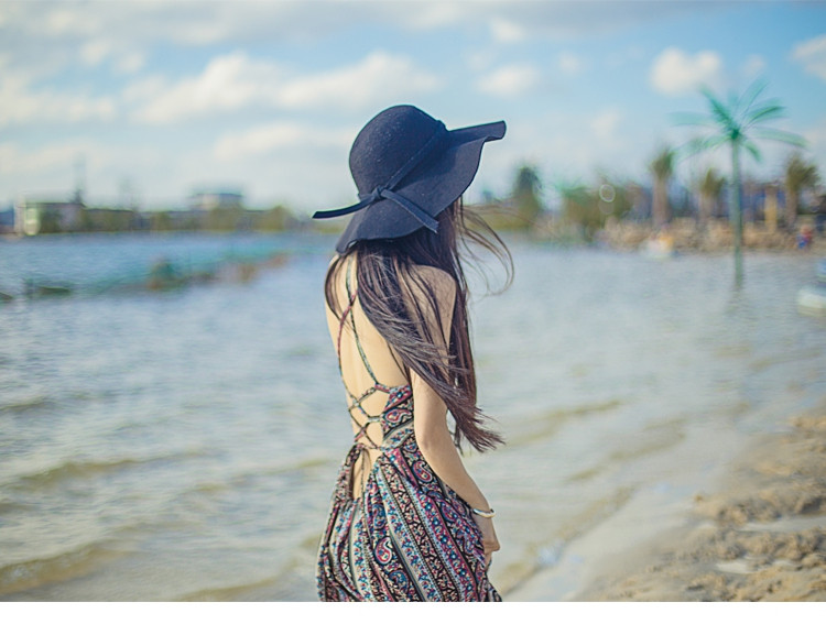 Đầm maxi hở lưng cũng được cách điệu với nhiều kiểu dáng khác nhau, phù hợp theo từng dáng người mặc.