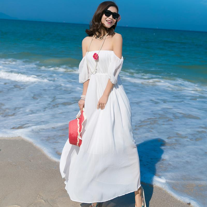 Nhìn chung các mẫu đầm maxi hoa đều khá dễ mặc, phù hợp với hầu hết mọi độ tuổi.