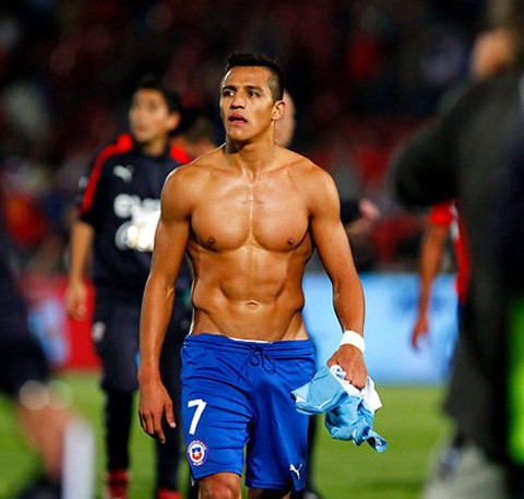 Những hình ảnh cầu thủ thế này luôn khiến vợ tôi si mê.