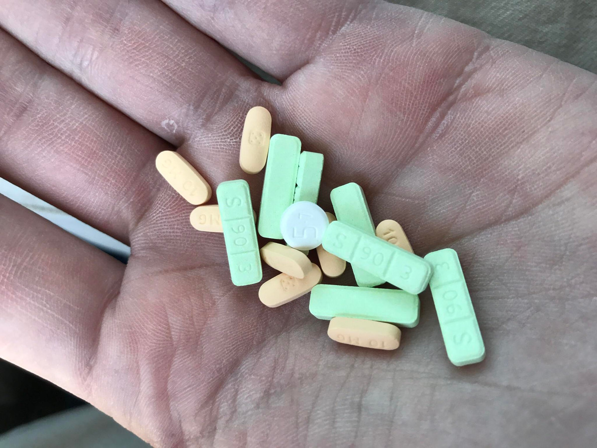 11 loai thuoc pho bien co nguy co gay tram cam cao-Hinh-3