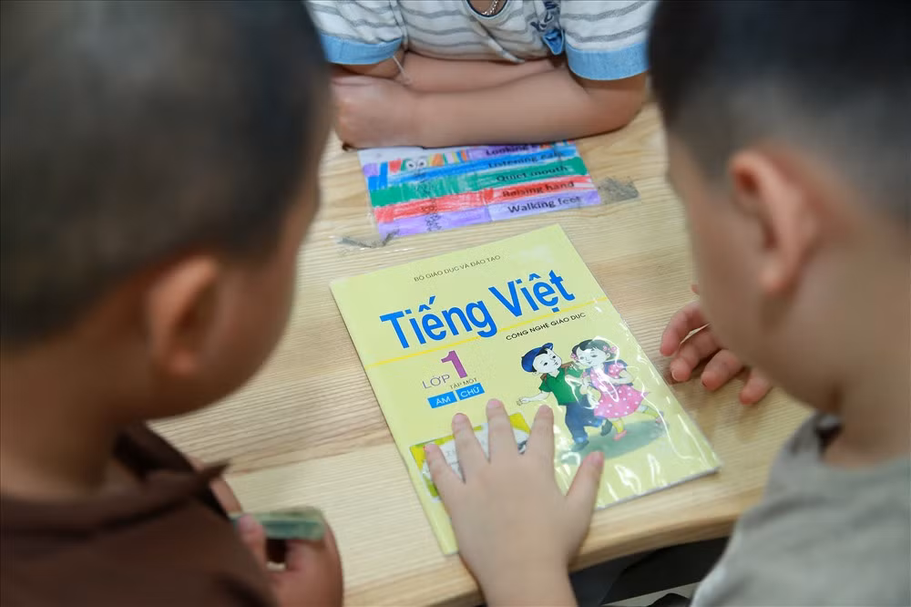 Bo GD va DT len tieng ve tai lieu doc tho theo o vuong, tam giac-Hinh-2