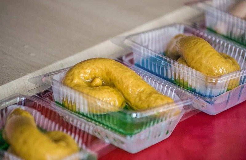 Thạch phân: Món ăn chỉ xuất hiện chưa lâu nhưng nó cũng gây “bão” bởi hình dáng nó cực kỳ giống một bãi phân từ màu sắc cho đến hình dáng. Do đó, nhiều người nhìn thôi đã khiếp sợ rồi chứ không có ý định nếm thử. Ảnh: Internet.