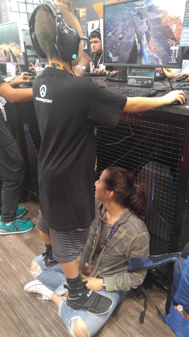 Mẹ sẽ là điểm tựa cho con. Ảnh: BS.