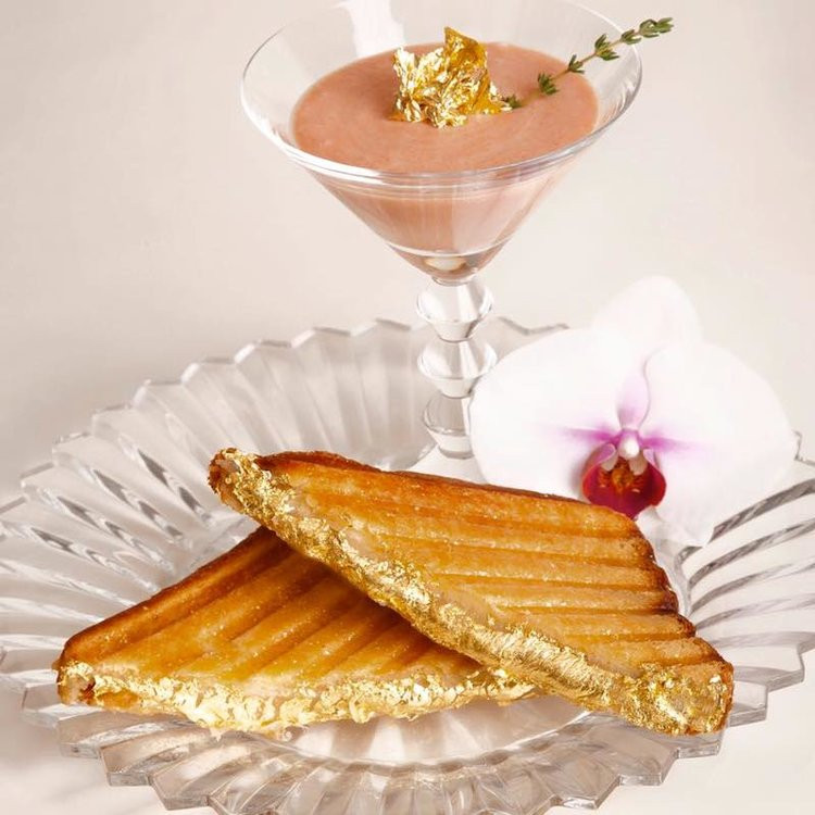 Phô mai nướng vàng giá 214 USD tại nhà hàng Serendipity 3 ở New York (Mỹ).