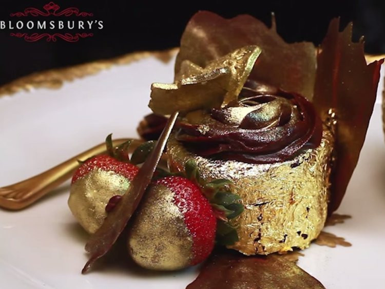 Bánh cupcake trị giá 1.000 USD/chiếc ở nhà hàng Bloomsbury’s của Dubai, Các tiểu vương quốc Ả Rập thống nhất..