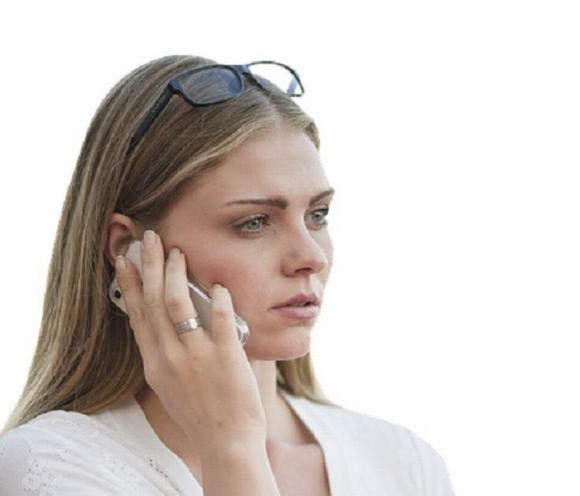 Không phải lúc nào anh ấy cũng có mặt: Người đàn ông đã lập gia đình sẽ luôn có thời gian nói chuyện với bạn khi vợ anh ta không ở cùng. Khi anh ta biến mất đột ngột và dường như không sẵn sàng nói chuyện với bạn thì có thể là lúc vợ đang ở bên.