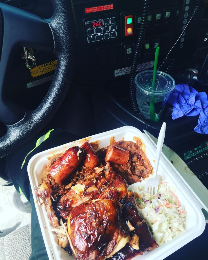 Đây là bữa ăn của bác sĩ cấp cứu ở Canada.