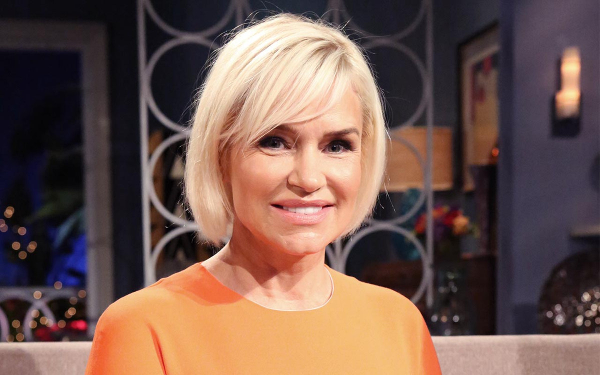 Yolanda Hadid: Yolanda từng là người mẫu, ngôi sao truyền hình nổi tiếng nhưng quyết định giải nghệ ở tuổi 31 để tập trung chăm sóc gia đình và hỗ trợ cho sự nghiệp của các con: Gigi Hadid, Bella Hadid và Anwar Hadid.