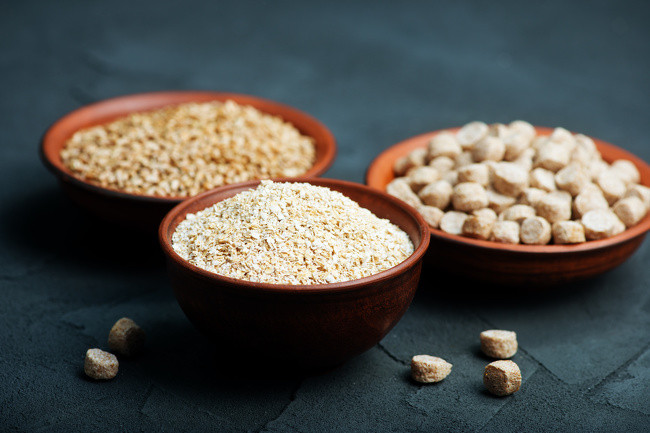 Ăn nhiều chất xơ và các sản phẩm từ sữa giúp ruột hoạt động tốt.