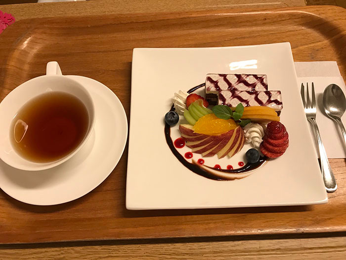 Món tráng miệng hấp dẫn trong bệnh viện.