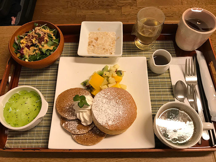 Mặc dù sinh con tại một bệnh viện tư nhân ở thành phố Mito, phần lớn viện phí của sản phụ Imgurian Jenkinsinjapan đều được bảo hiểm chi trả. Trong ảnh: Bữa sáng dành cho chị Jenkinsinjapan trước khi chuyển dạ.