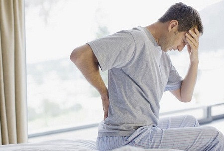 Đau mỏi cơ thể: Khi hệ miễn dịch của cơ thể phản ứng với các protein có trong cà chua, nó sẽ sản sinh histamine giải phóng vào các mô và có thể gây nên chứng sưng, đau và viêm khớp.