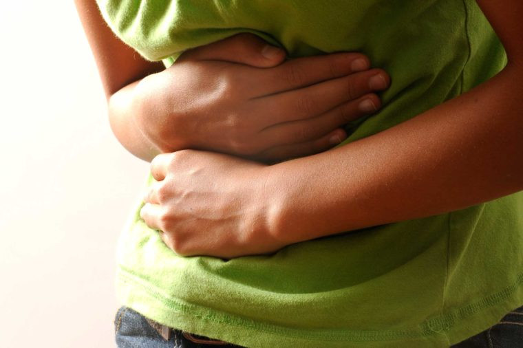 Đau bụng: Gan nở rộng và suy giảm chức năng sẽ dẫn đến đau bụng. Nếu bạn bị đau bụng cùng với gan nở rộng, rất có thể bạn đã mắc bệnh về gan.