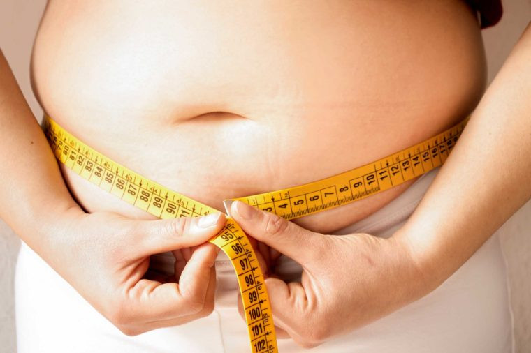 Tụ dịch trong bụng là một trong những triệu chứng ung thư gan giai đoạn đầu. Chướng bụng cùng với việc có thể sờ thấy được gan là một dấu hiệu sớm của bệnh ung thư gan.