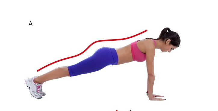 Tư thế plank tấm ván: Chống tay giống tư thế trong hình. Xoay người và nhấc tay trái hướng về phía trần nhà. Sau đó, quay về vị trí ban đầu và đổi bên. Lặp lại 3 lần, mỗi lần tập 45 giây.