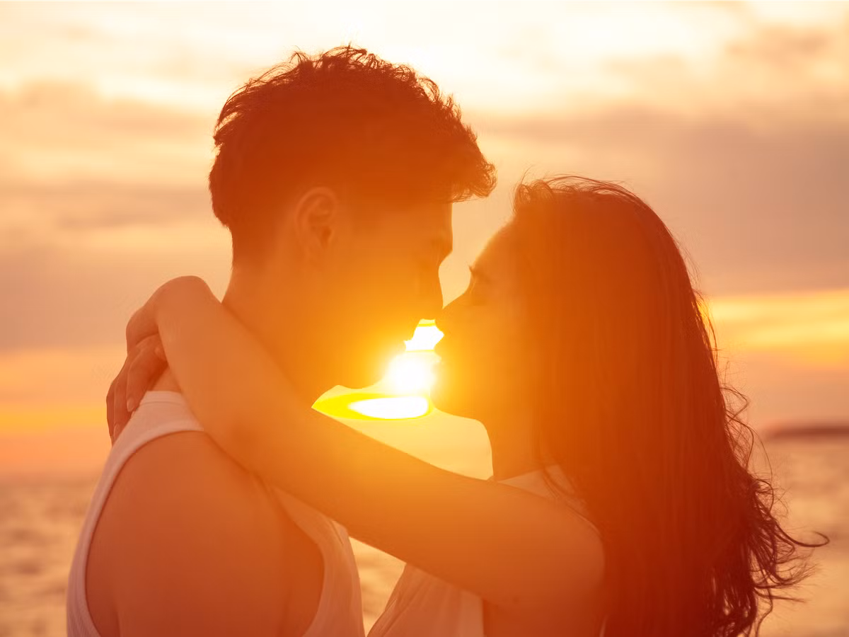 Không đủ giấc ngủ hàng ngày có thể làm giảm khả năng “chuyện ấy” của bạn. Những thanh niên mất ngủ trong một tuần cho thấy mức testosterone giảm, gây giảm ham muốn.