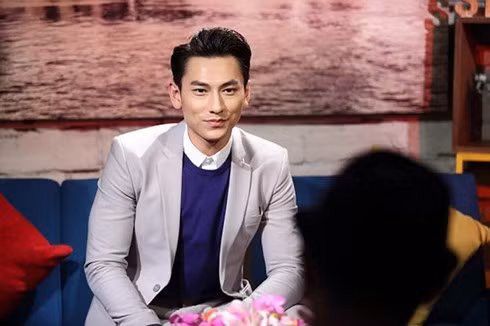 Khi xuất hiện ở các sự kiện, anh chàng này thường chọn các bộ vest lịch lãm.