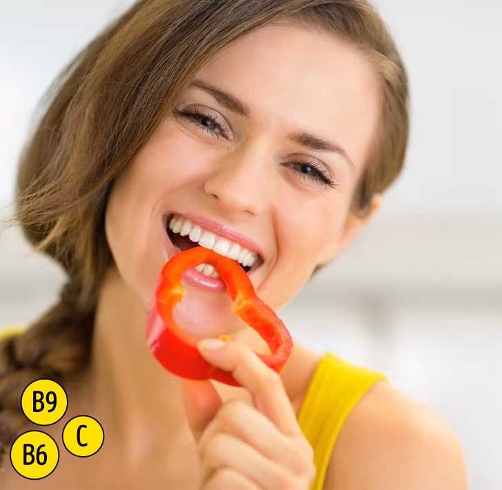 Ớt chuông giàu vitamin B6 giúp ngăn ngừa các vấn đề về da như viêm da, chàm và mụn trứng cá nội tiết tố.