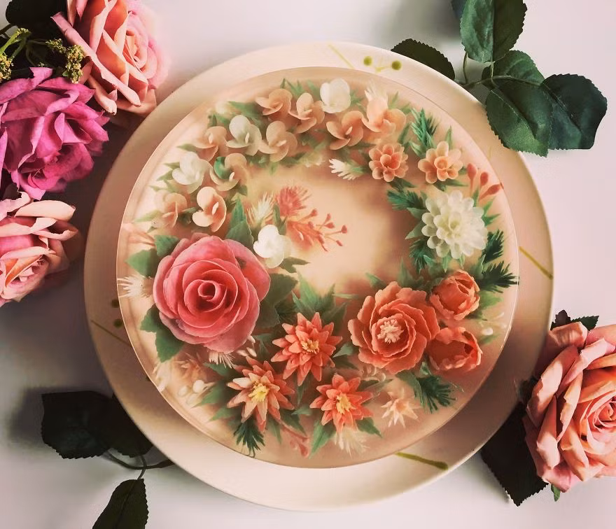 Boon đã tham gia một khóa học làm bánh thạch 3D do một giáo viên nổi tiếng dạy tại Malaysia rồi đăng các tác phẩm của mình lên Facebook và Instagram sau khi hoàn thiện.