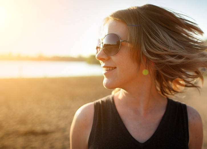 Bảo vệ mắt: Cần sử dụng kính râm để bảo vệ đôi mắt nhạy cảm khỏi tia cực tím. Nhớ sử dụng kính bảo hộ khi tham gia các môn thể thao.