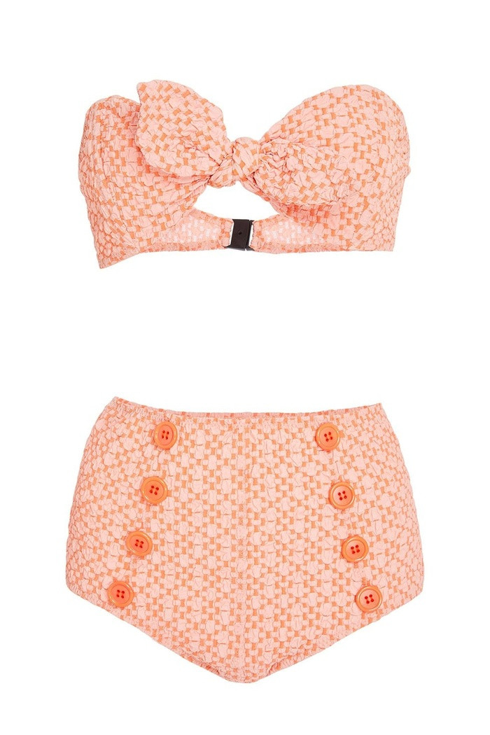 Bikini nơ Bikini gắn nơ không chỉ giúp bạn gái khéo léo che khuyết điểm mà còn tăng thêm phần nữ tính và gọn gàng.