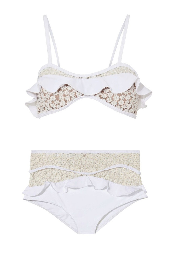 Bikini ren Bikini ren luôn là sự lựa chọn hoàn hảo tôn lên vẻ quyến rũ và sang trọng cho phái đẹp.