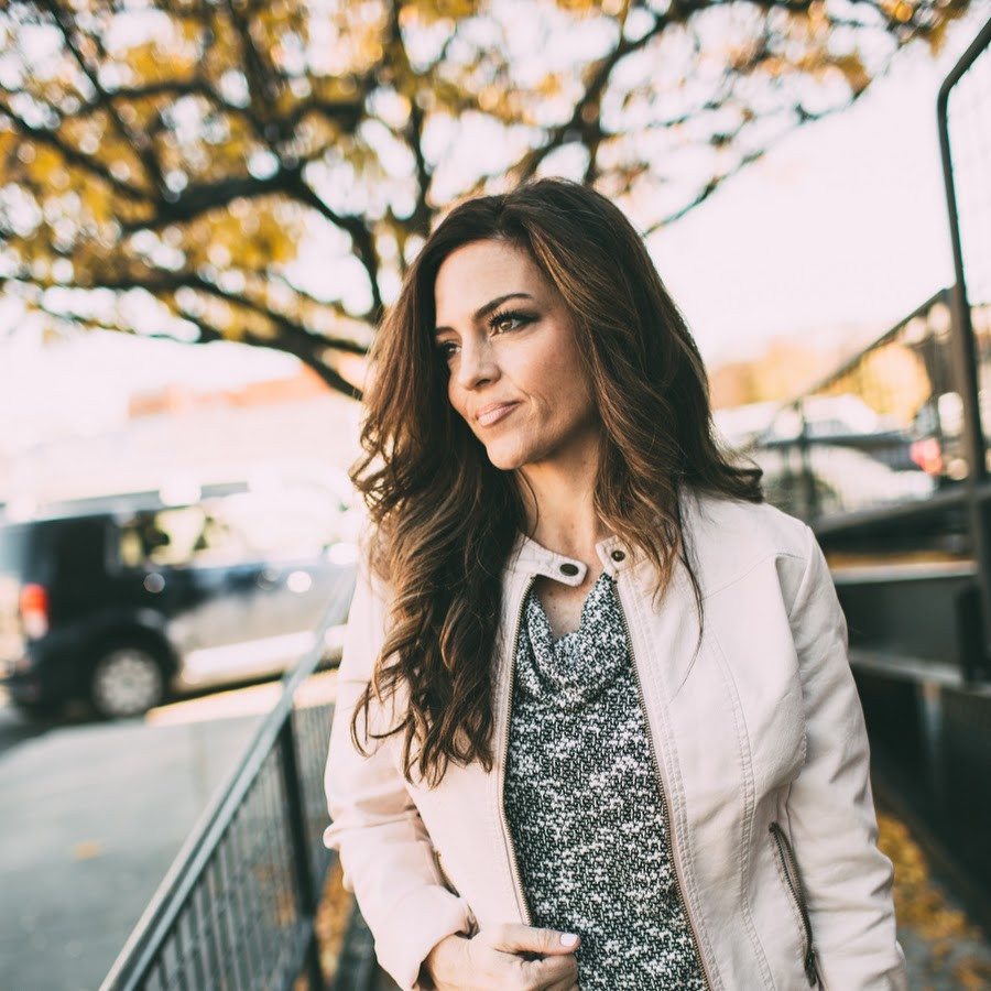 Sau 7 lần sinh nở, Jessica phải chiến đấu rất vất vả trong công cuộc giảm cân. Thậm chí, cô từng rơi vào trầm cảm, tự ti về cơ thể quá khổ sau sinh của mình.