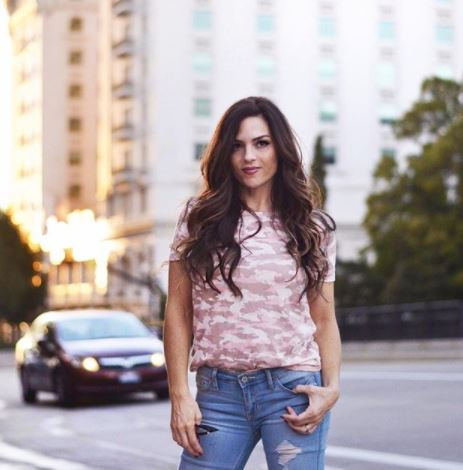 Sau nhiều lần nỗ lực giảm cân bất thành, cho đến đầu năm 2017, cô quyết định rằng cuộc sống của mình cần một cuộc đại tu.