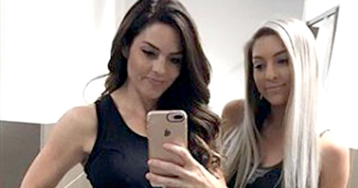 Nói về bí quyết giữ vóc dáng thon gọn và trẻ trung ở tuổi 43 của mình, Jessica cho hay cô ấy đến phòng tập ba lần một tuần và có chế độ ăn phù hợp.