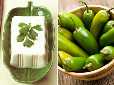 Đậu phụ và ớt cay giúp giảm viêm: Các nhà khoa học ở Hàn Quốc đã phát hiện ra genistein trong đậu phụ kết hợp với chất capsaicin của ớt giúp chống viêm.