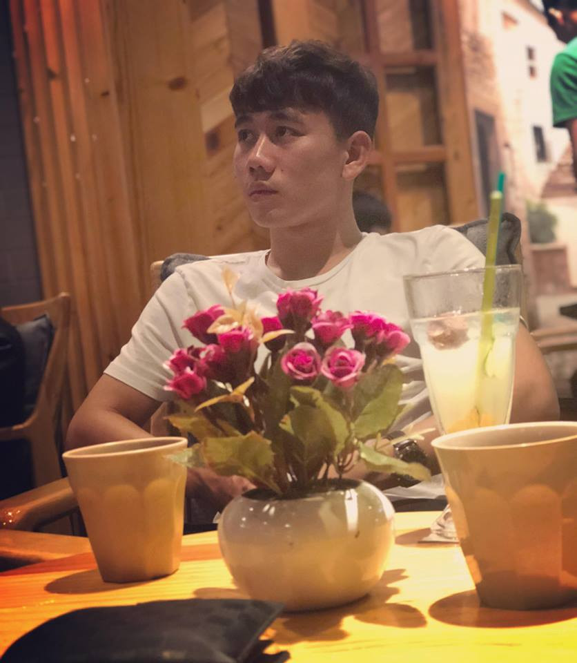 Góc ảnh nghiêng trông anh đẹp trai chẳng kém các mỹ nam Hàn. Ảnh: FB, Internet.