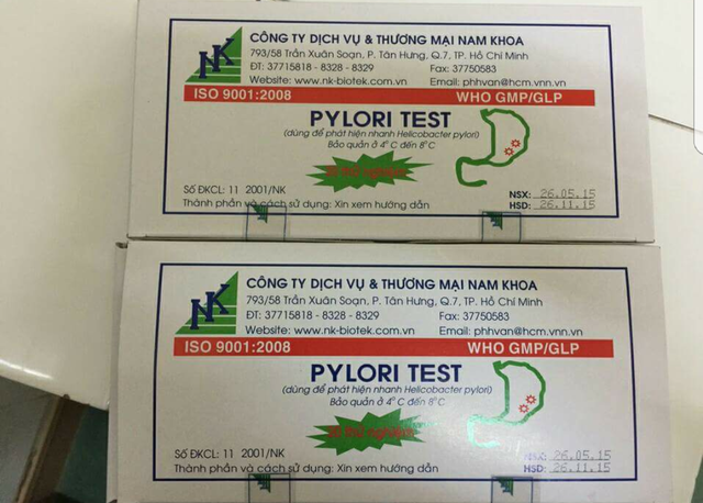 Loại sinh phẩm Pylori Test đã hết hạn từ 26/11/2015 nhưng vẫn được TTYT huyện Đakrông sử dụng cho bệnh nhân đến đầu năm 2017 - Ảnh: QUỐC NAM.